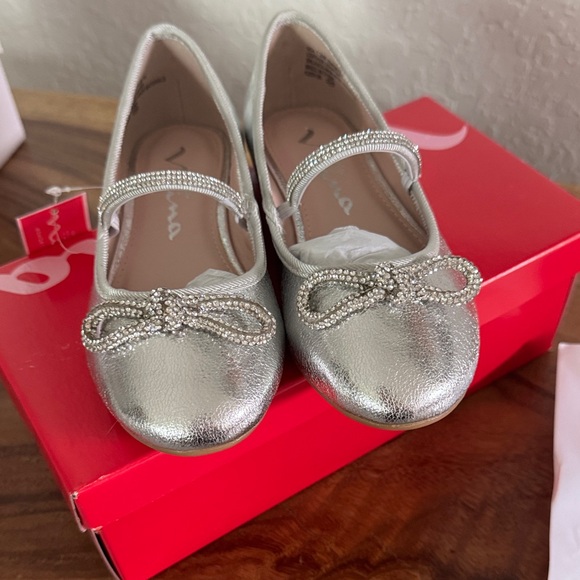 Nina  Kendalla Silver Crackle Flats 13 - Picture 3 of 4